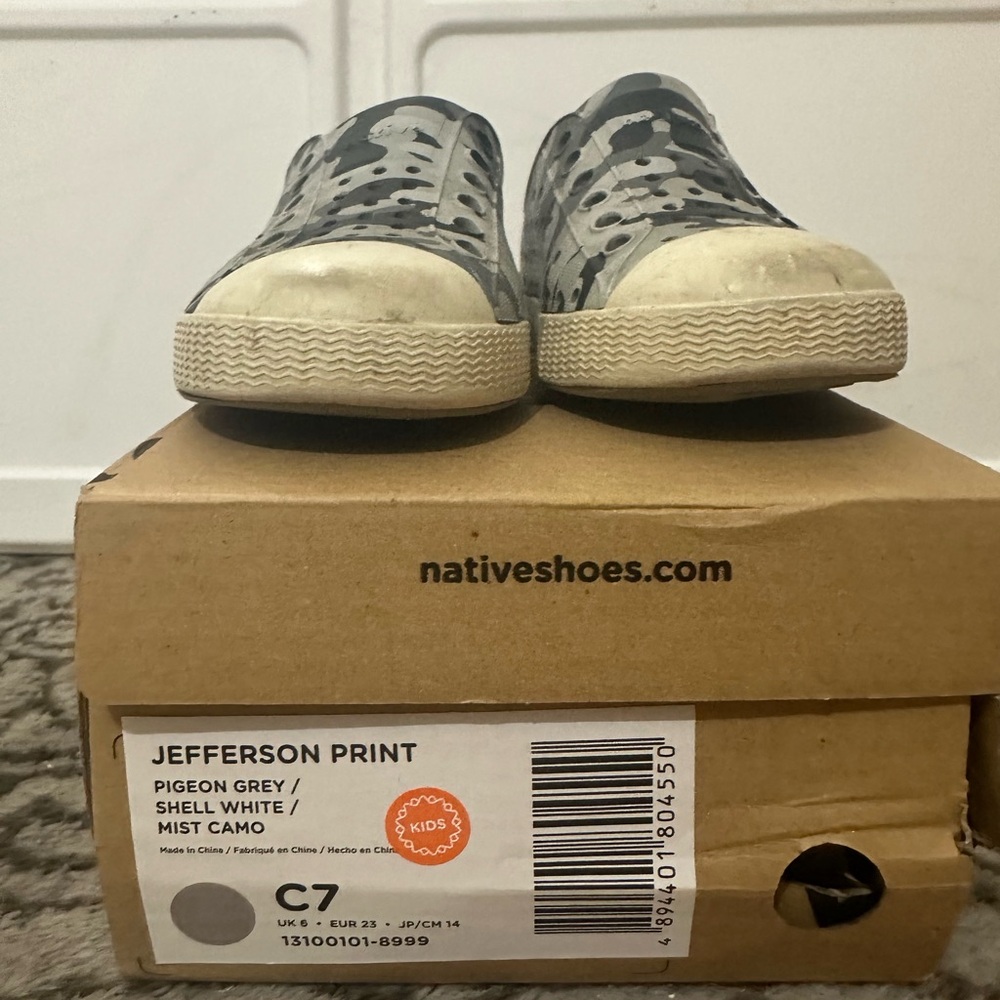 Native Shoes Jefferson Print - Pigeon Grey and Shell White